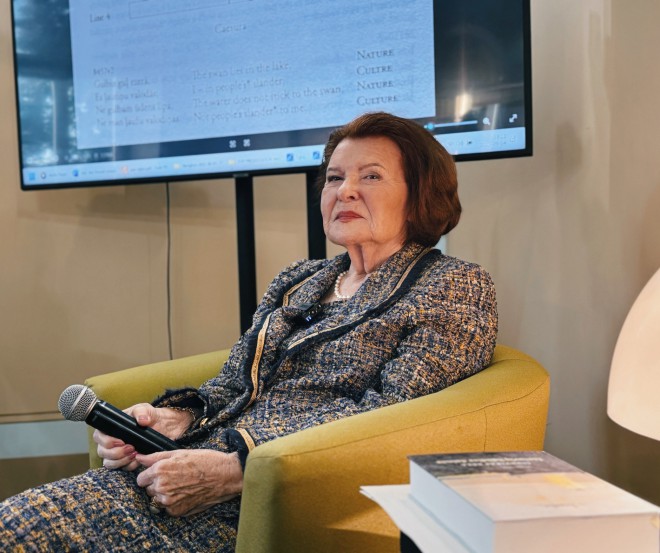 Prof. Vaira Vīķe-Freiberga Institute pristatė knygą „Poezijos logika. Latvių dainų struktūra ir poetika“