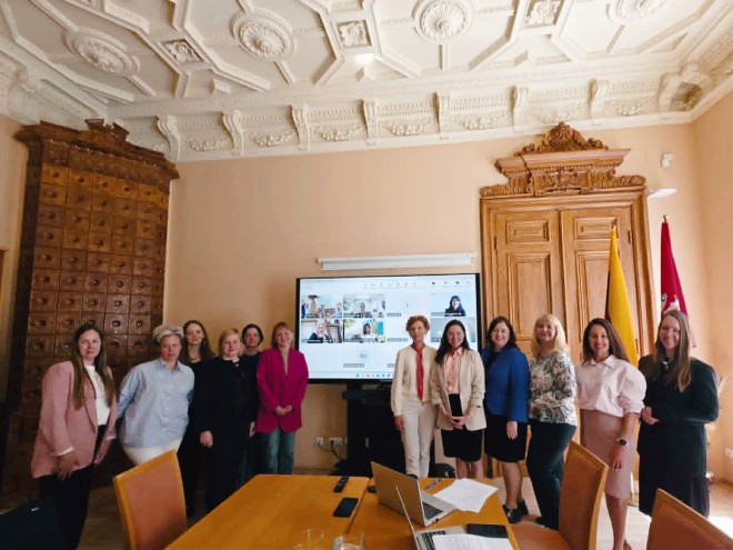 LLTI prisideda prie trečiųjų šalių piliečių integracijos: 2026 m. startuos lietuvių kalbos mokymų projektas